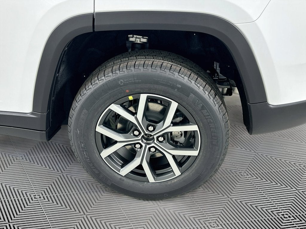 2027 Jeep Grand Cherokee Base