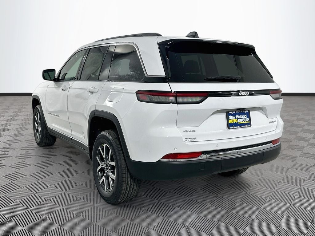 2027 Jeep Grand Cherokee Base