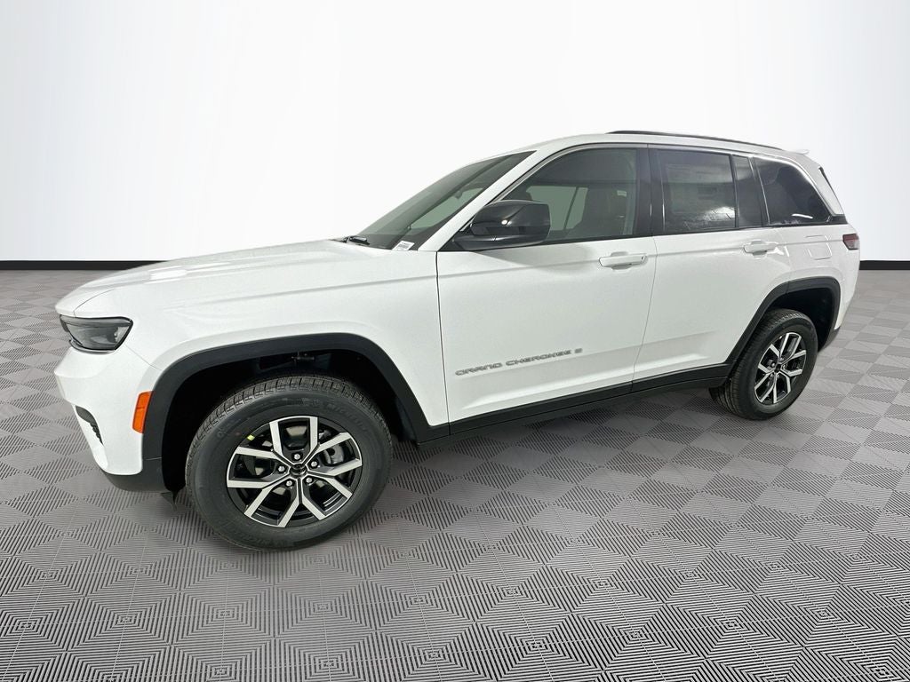 2027 Jeep Grand Cherokee Base
