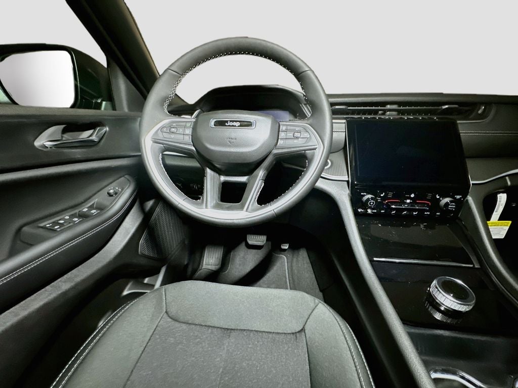2027 Jeep Grand Cherokee Base