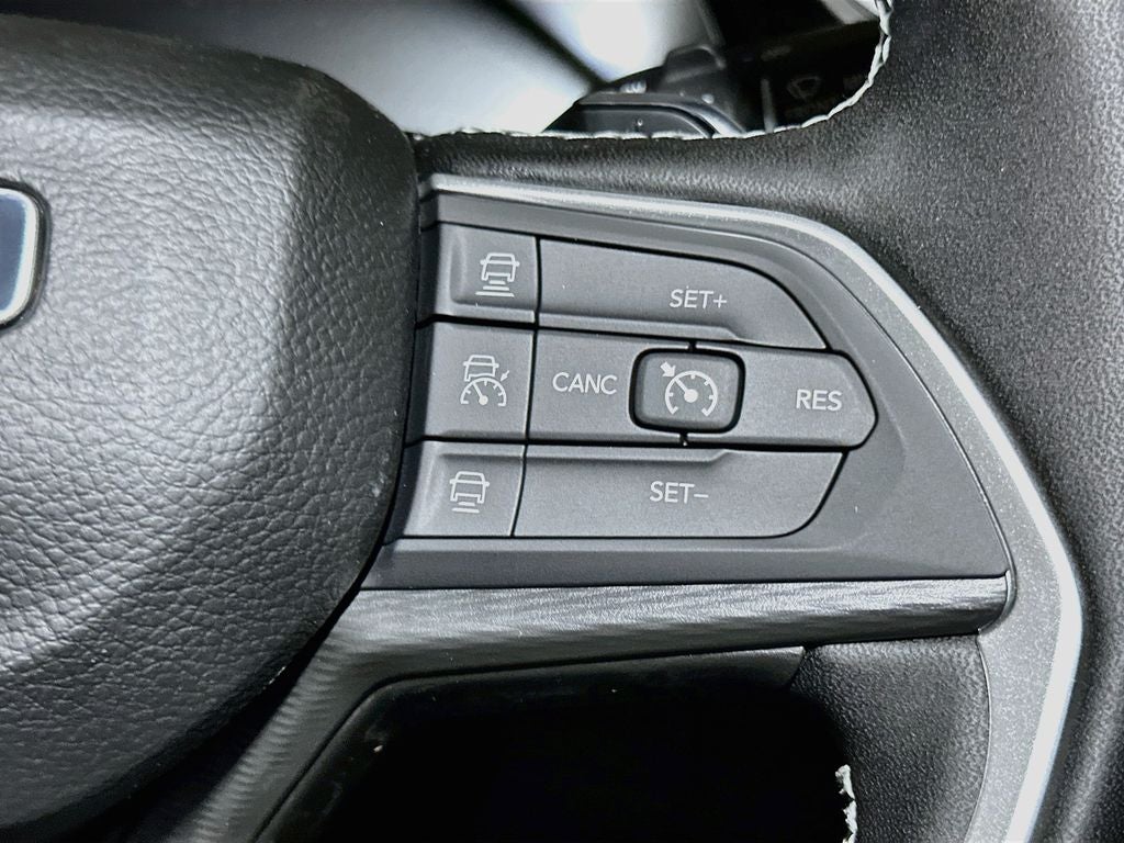 2027 Jeep Grand Cherokee Base