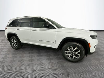 2027 Jeep Grand Cherokee Base