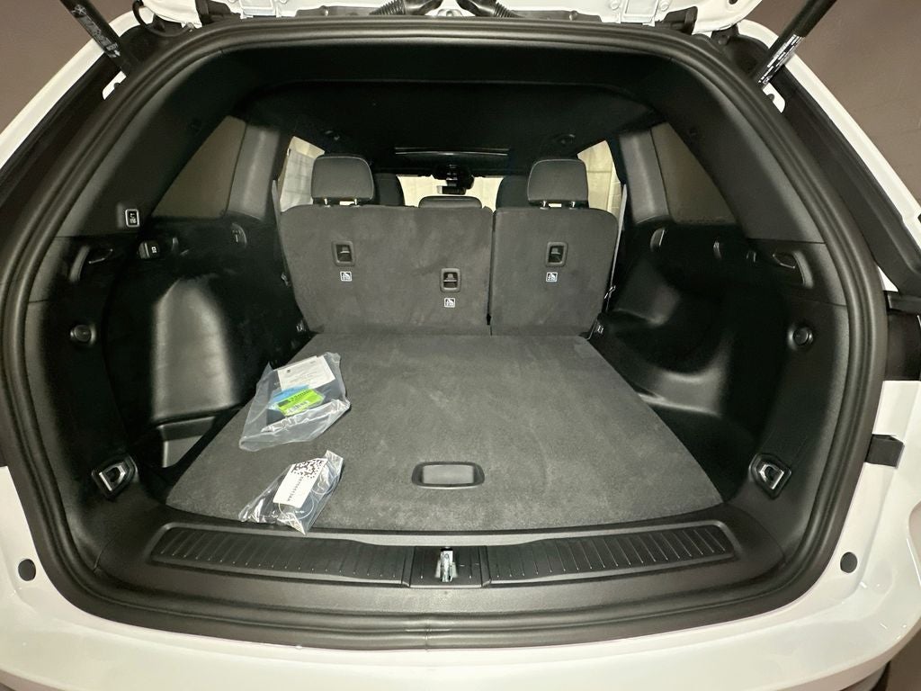 2027 Jeep Grand Cherokee Base
