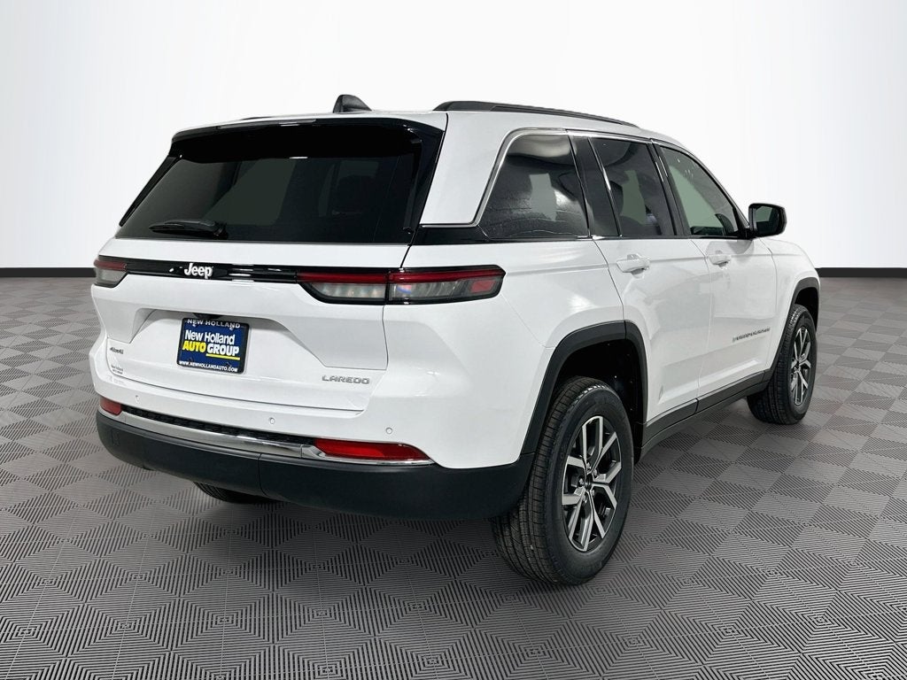 2027 Jeep Grand Cherokee Base