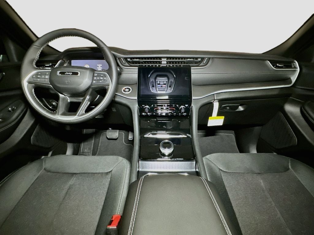 2027 Jeep Grand Cherokee Base