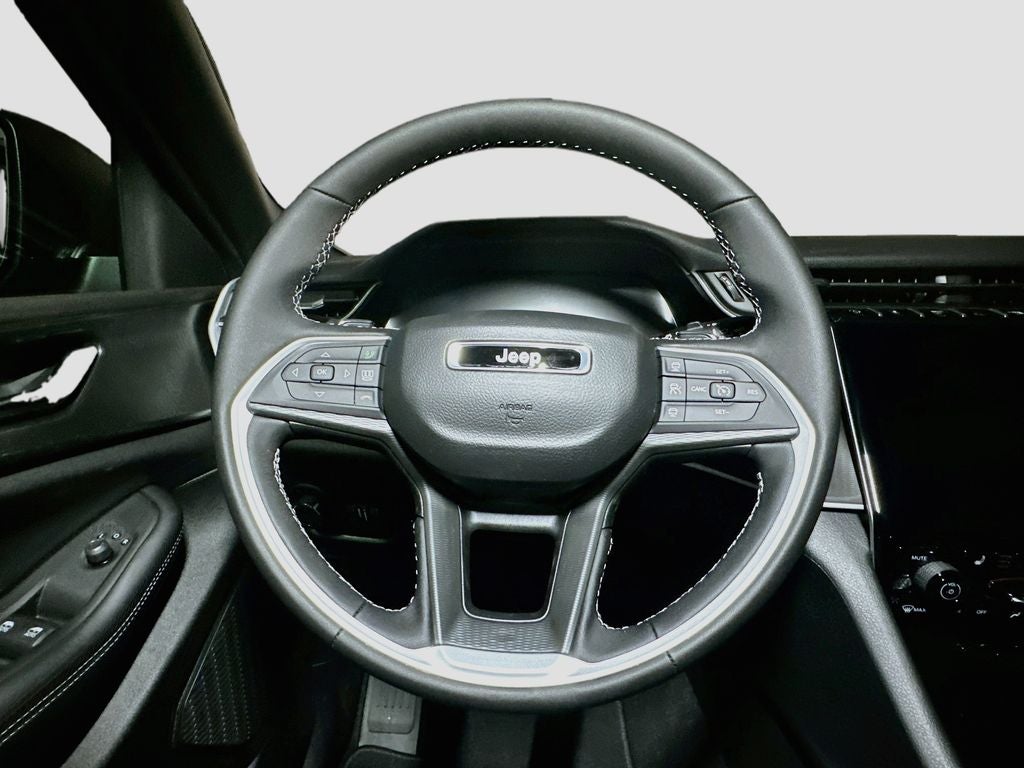 2027 Jeep Grand Cherokee Base