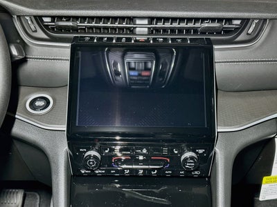 2027 Jeep Grand Cherokee Base