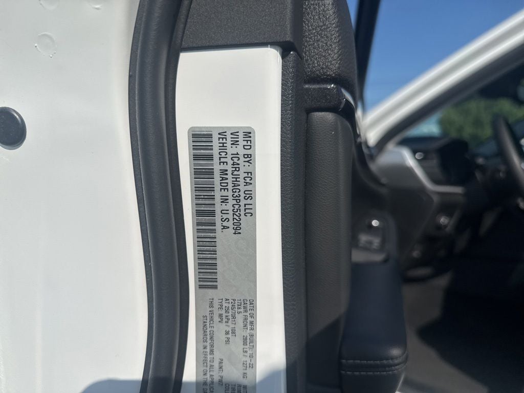 2023 Jeep Grand Cherokee Laredo