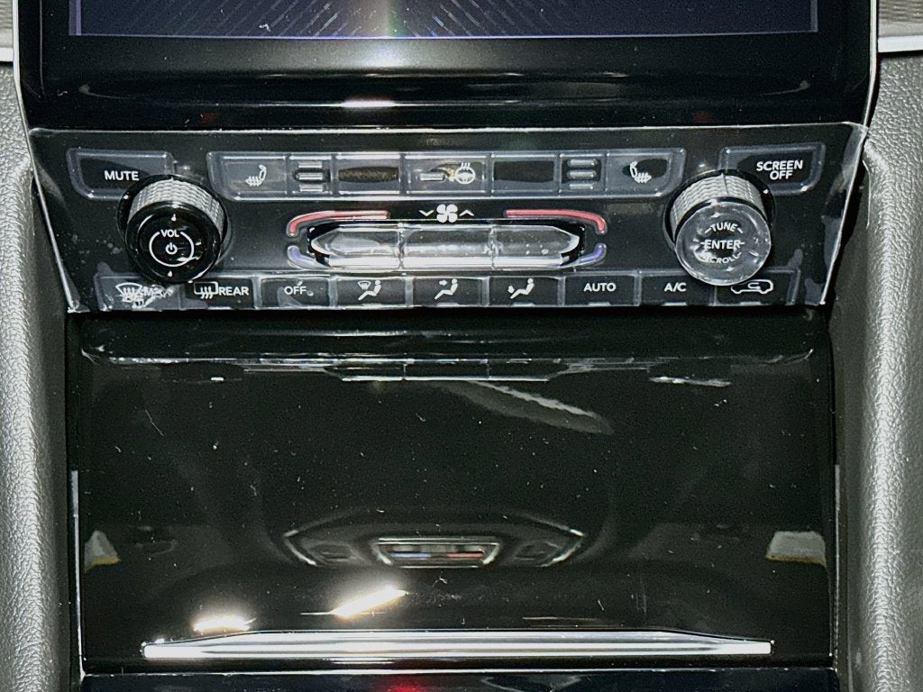 2027 Jeep Grand Cherokee Base