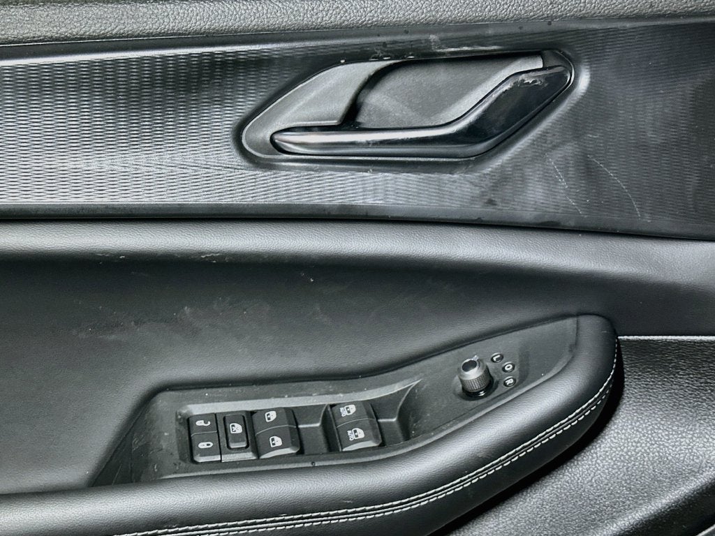 2027 Jeep Grand Cherokee Base