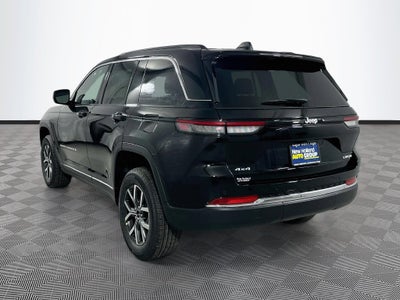 2027 Jeep Grand Cherokee Base