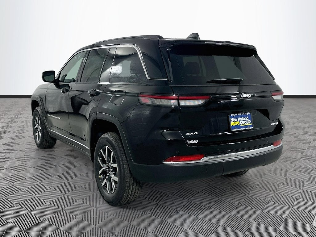 2027 Jeep Grand Cherokee Base