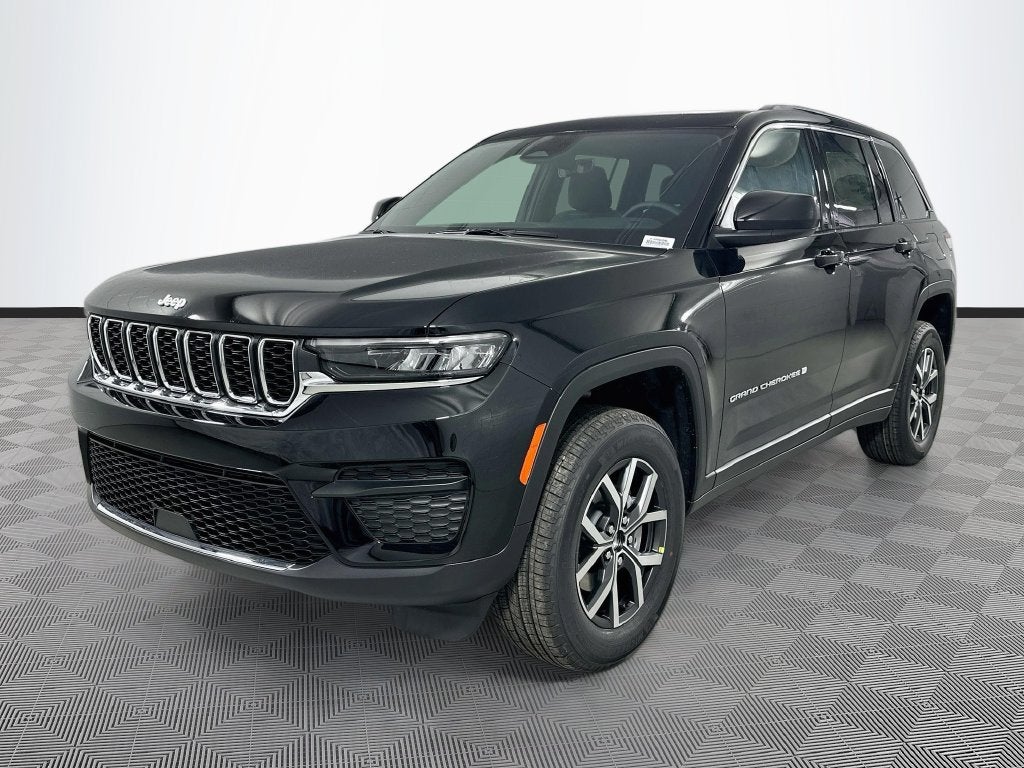 2027 Jeep Grand Cherokee Base