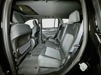 2027 Jeep Grand Cherokee Base