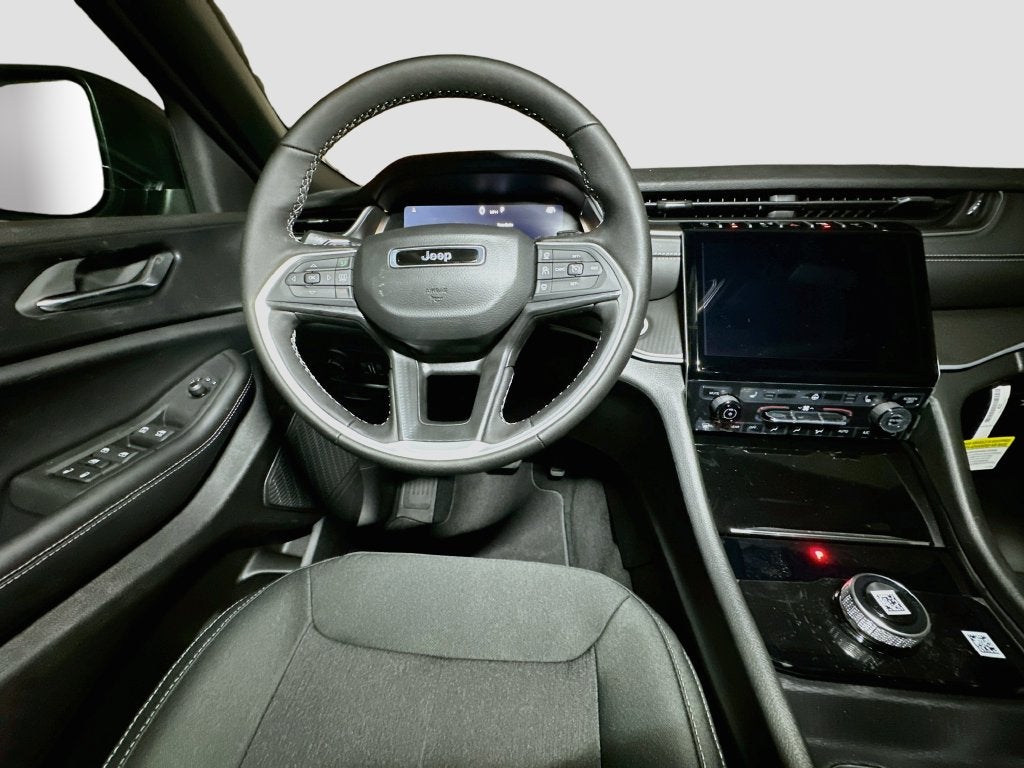 2027 Jeep Grand Cherokee Base