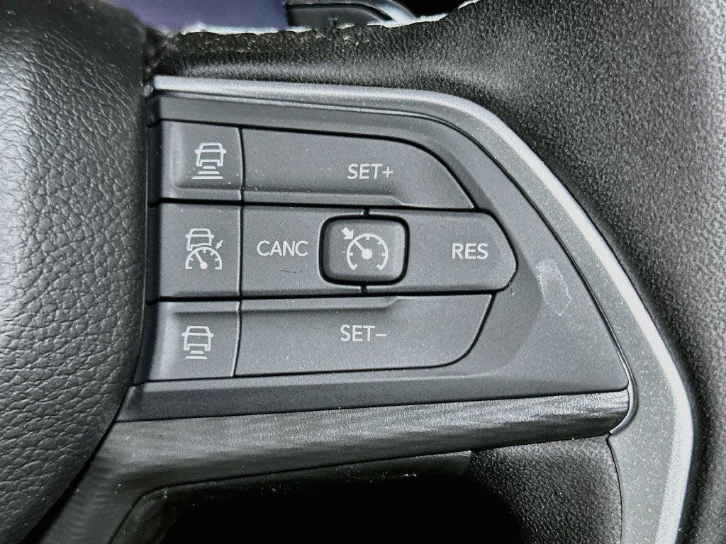 2027 Jeep Grand Cherokee Base