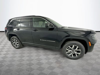 2027 Jeep Grand Cherokee Base