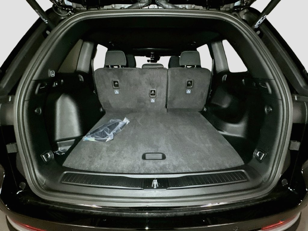 2027 Jeep Grand Cherokee Base