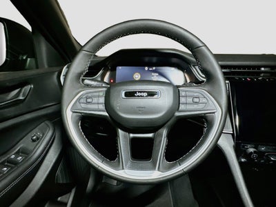 2027 Jeep Grand Cherokee Base