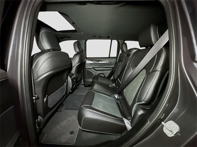 2025 Jeep Grand Cherokee Base