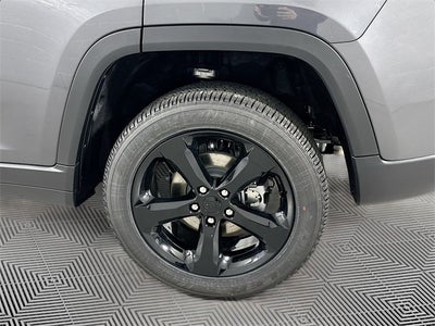 2025 Jeep Grand Cherokee Base