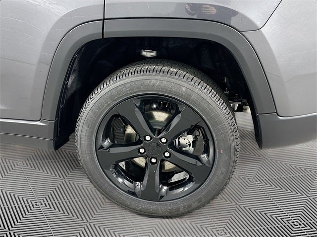 2025 Jeep Grand Cherokee Base