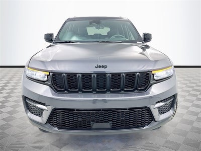2025 Jeep Grand Cherokee Base