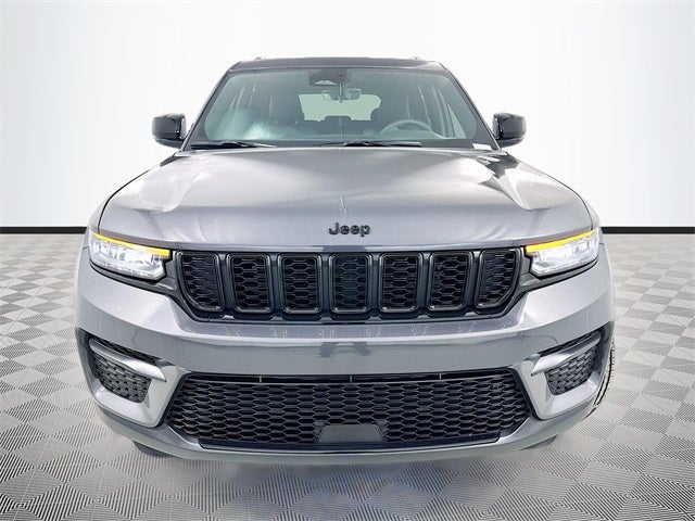 2025 Jeep Grand Cherokee Base