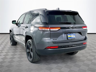 2025 Jeep Grand Cherokee Base