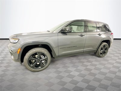 2025 Jeep Grand Cherokee Base