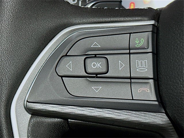 2025 Jeep Grand Cherokee Base