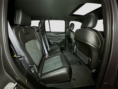 2025 Jeep Grand Cherokee Base