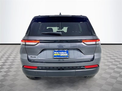 2025 Jeep Grand Cherokee Base