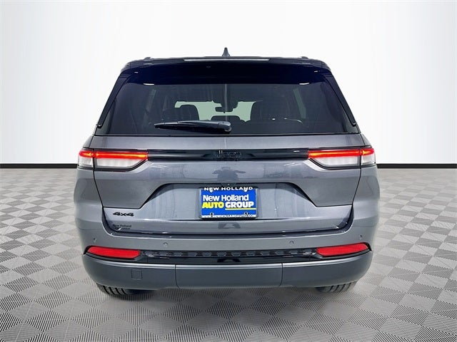 2025 Jeep Grand Cherokee Base