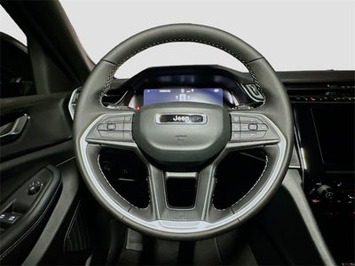 2025 Jeep Grand Cherokee Base