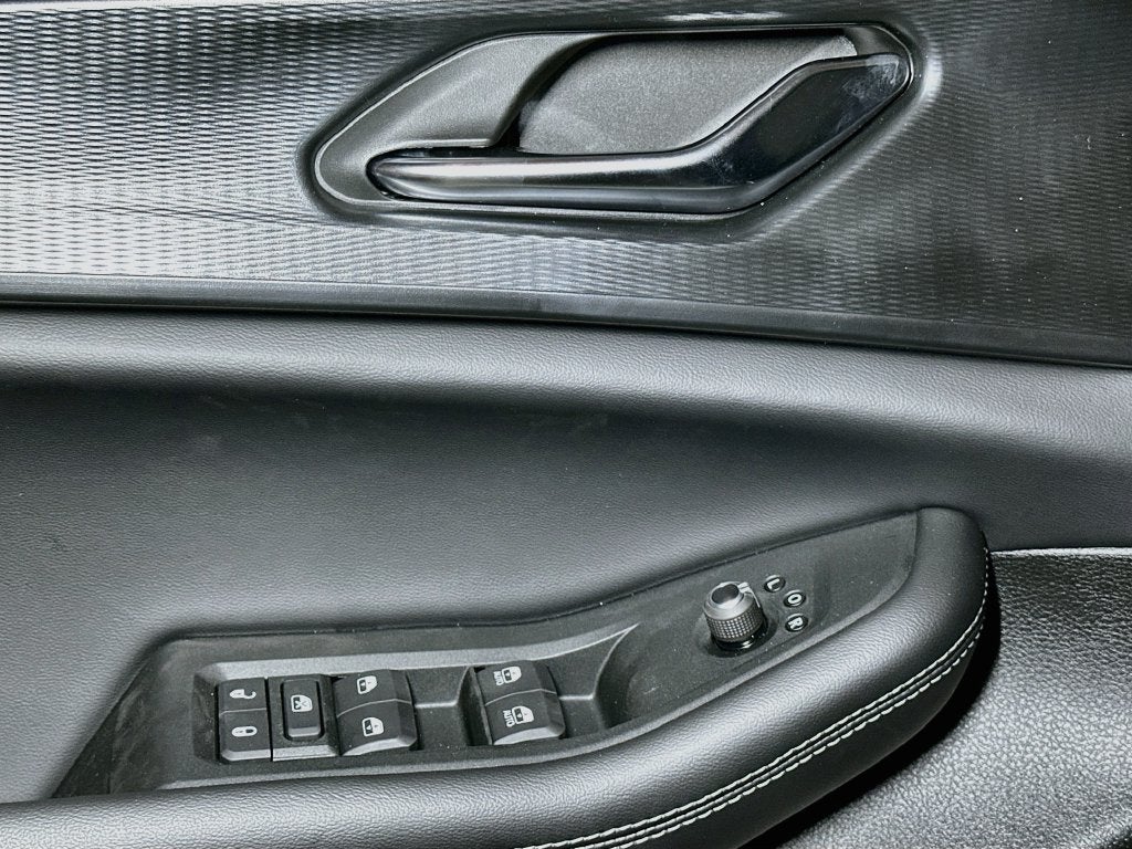 2027 Jeep Grand Cherokee Base