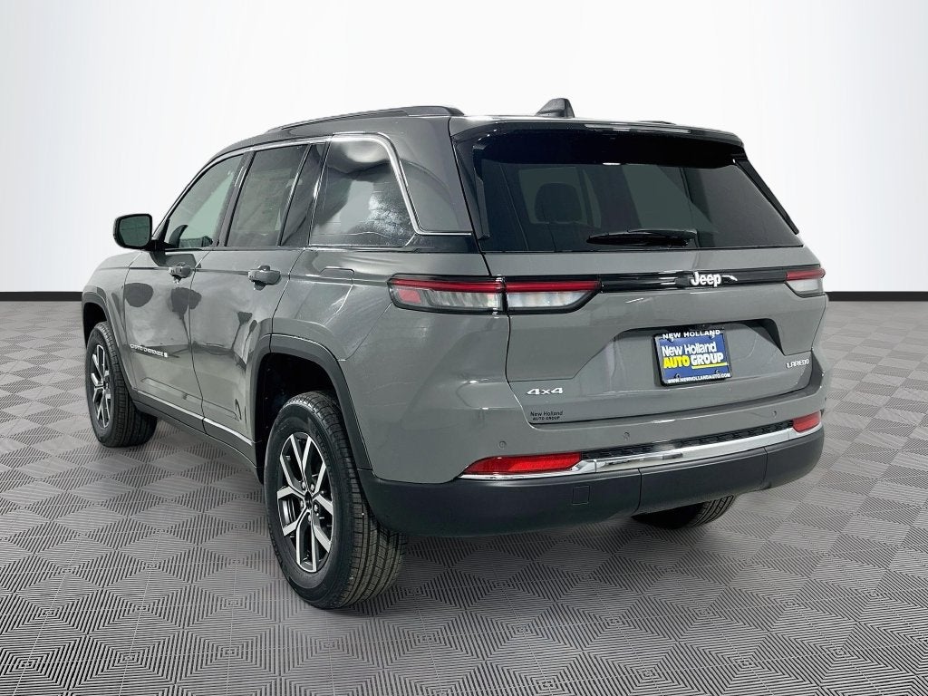 2027 Jeep Grand Cherokee Base
