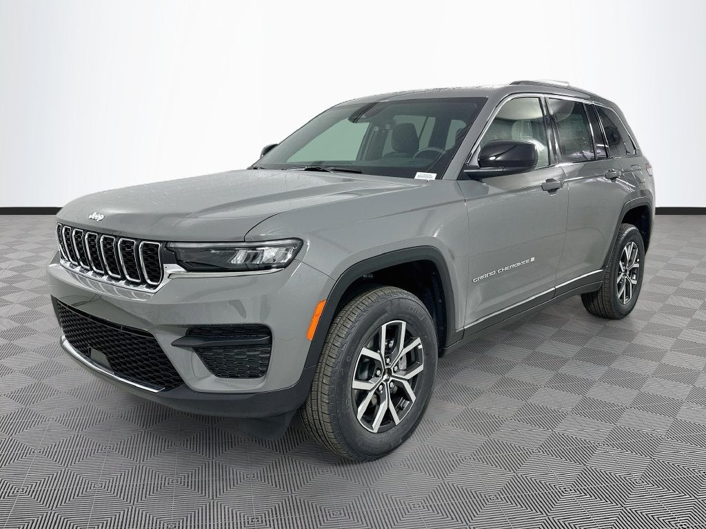 2027 Jeep Grand Cherokee Base