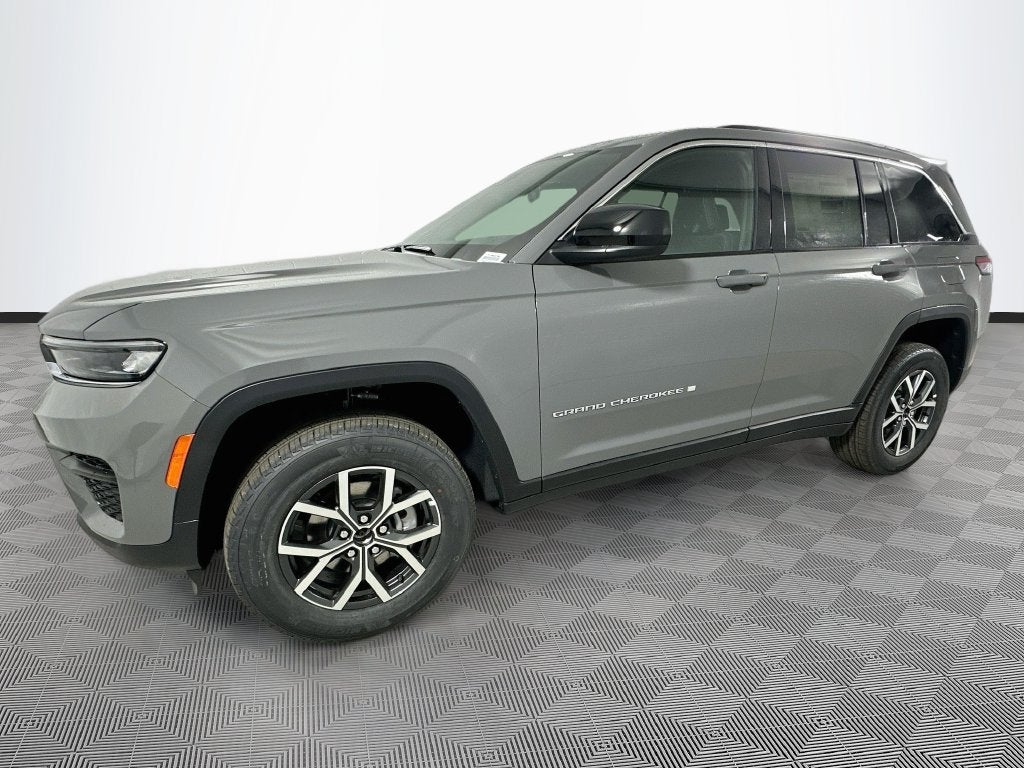 2027 Jeep Grand Cherokee Base