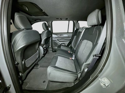 2027 Jeep Grand Cherokee Base