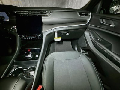 2027 Jeep Grand Cherokee Base