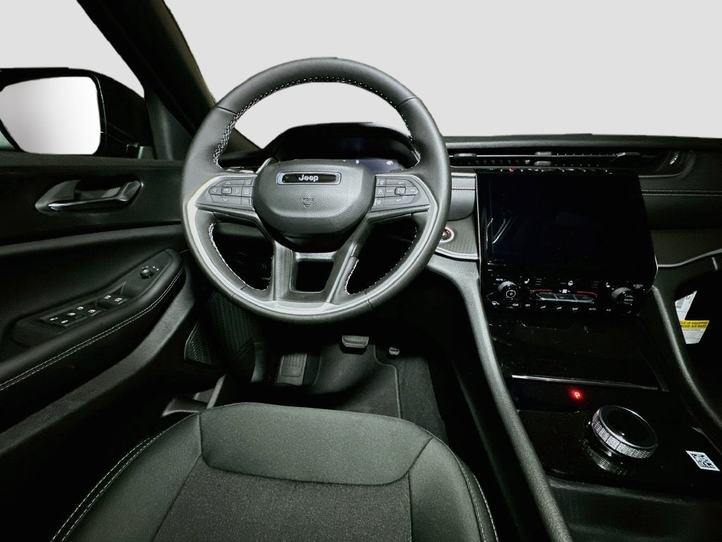 2027 Jeep Grand Cherokee Base