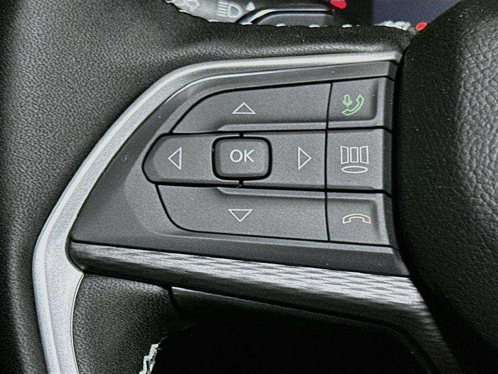 2027 Jeep Grand Cherokee Base
