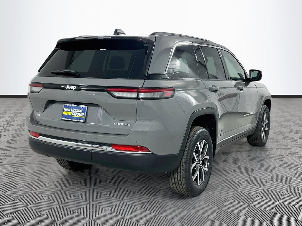 2027 Jeep Grand Cherokee Base