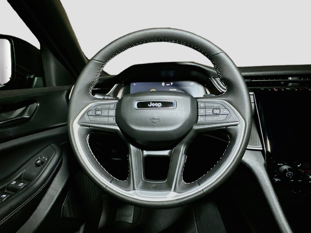 2027 Jeep Grand Cherokee Base