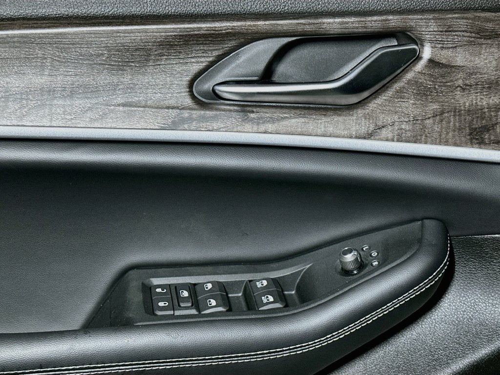 2027 Jeep Grand Cherokee Base
