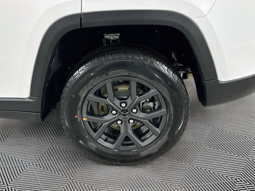 2027 Jeep Grand Cherokee Base