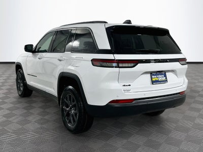 2027 Jeep Grand Cherokee Base