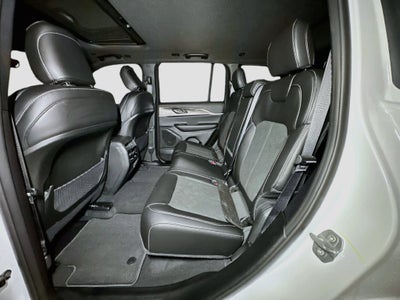2027 Jeep Grand Cherokee Base