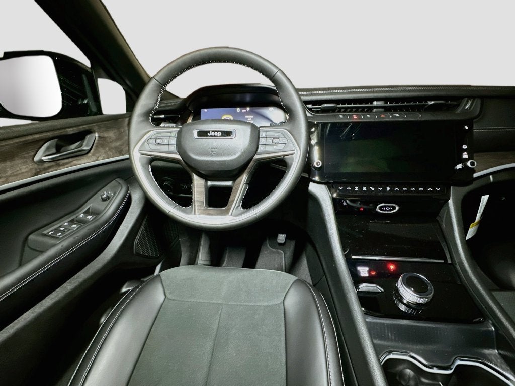 2027 Jeep Grand Cherokee Base